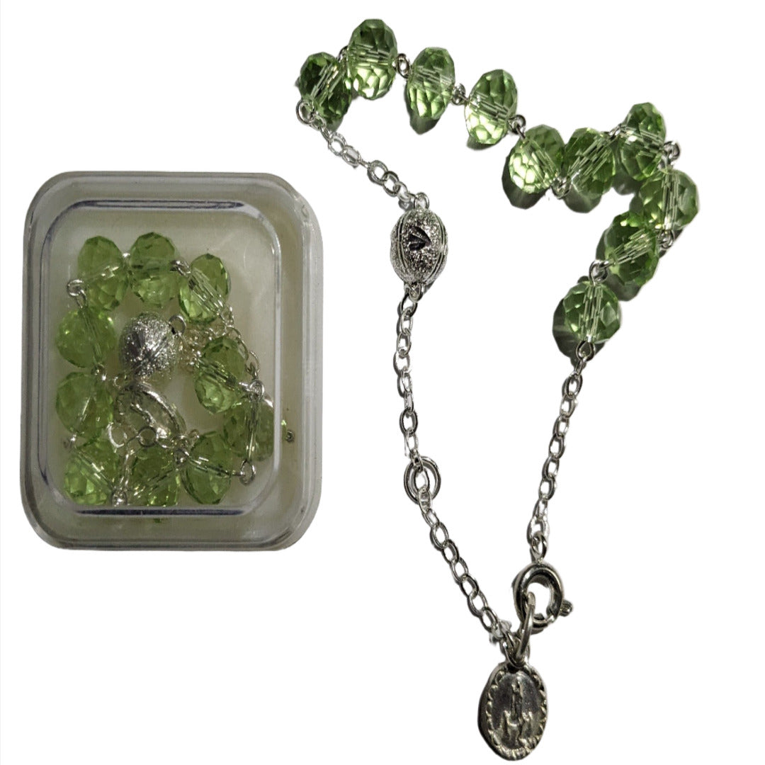 BRACELET ROSARY IN PERIDOT GREEN CRYSTAL BEADS