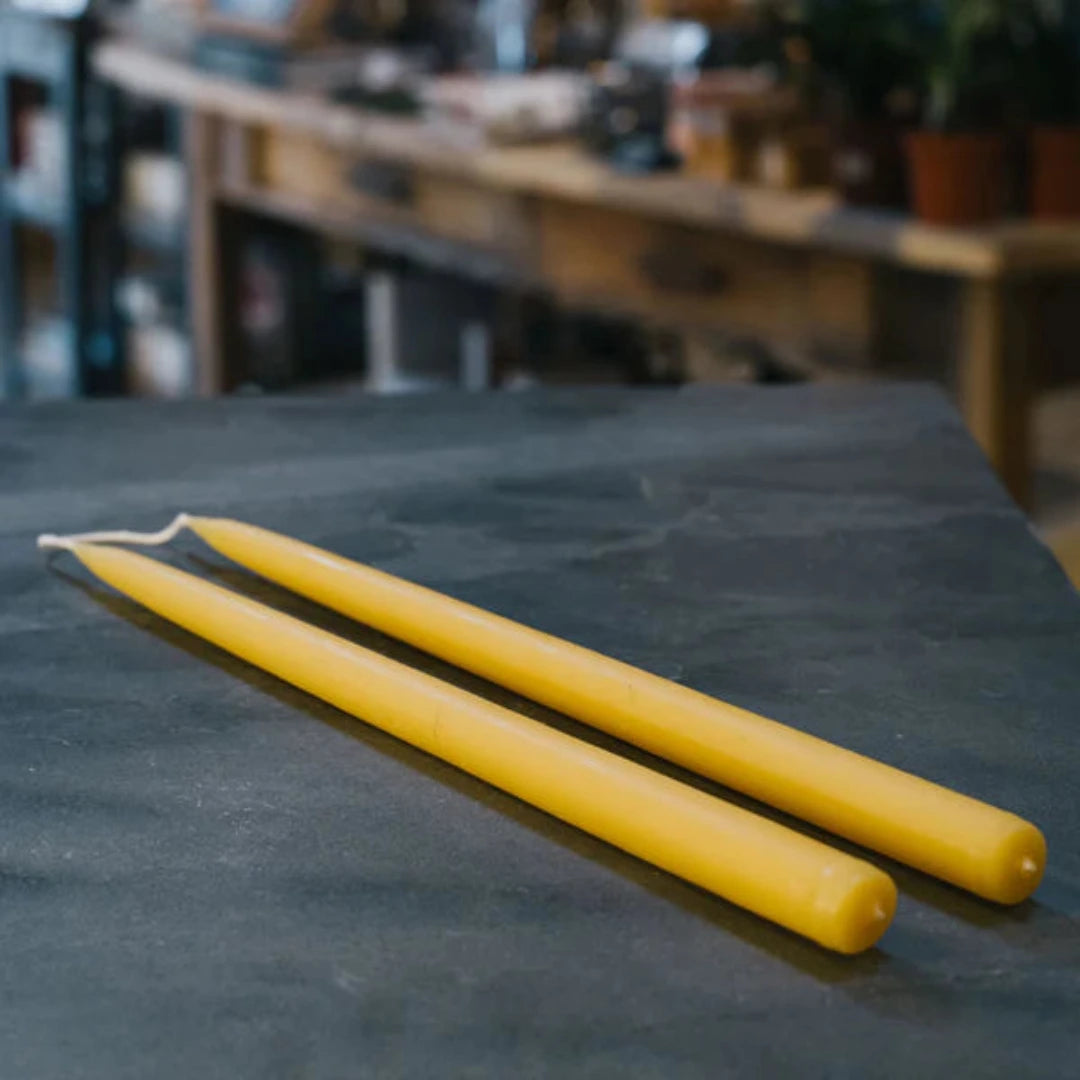 BEESWAX TAPER CANDLE