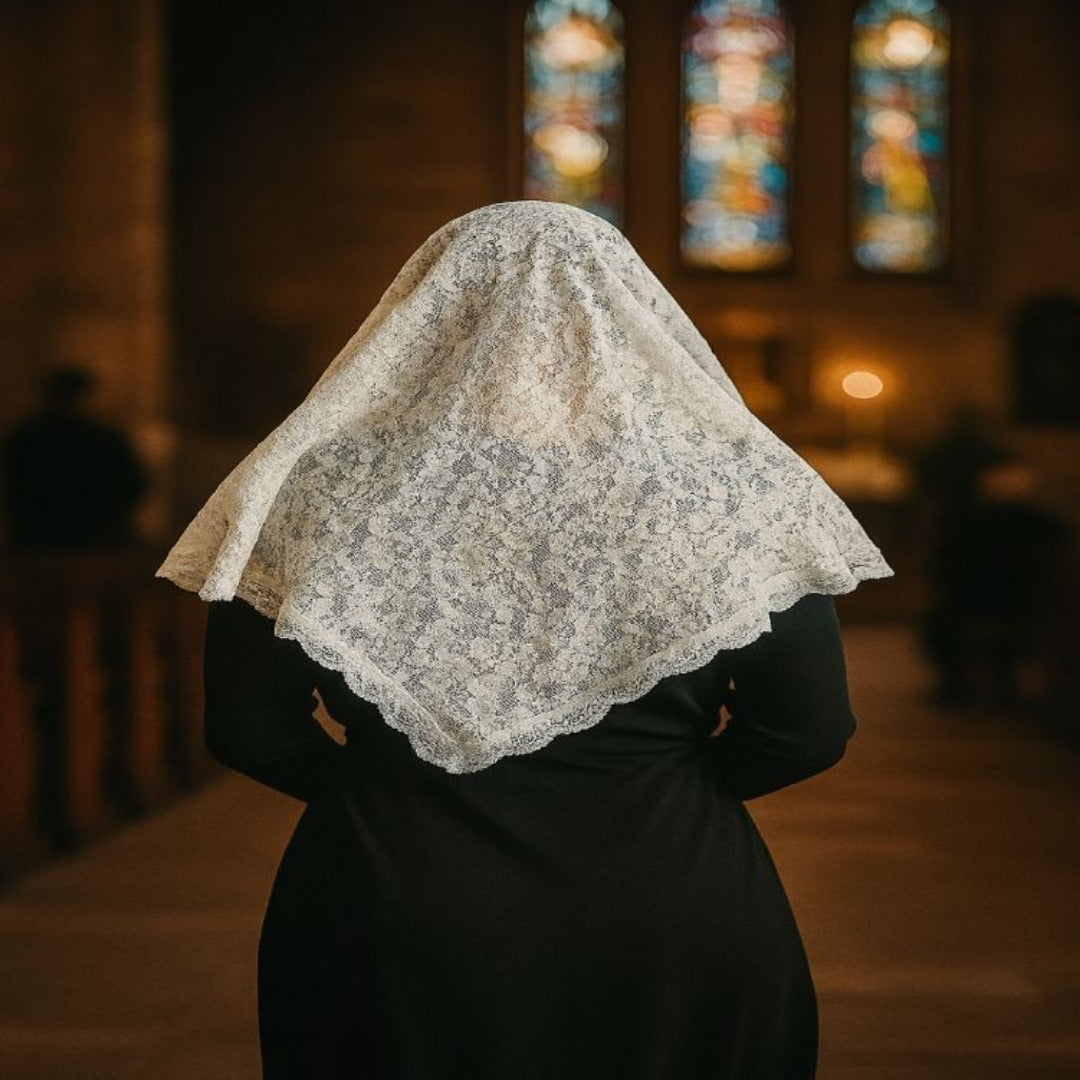 MANTILLA / CHURCH VEIL TRIANGLE 3