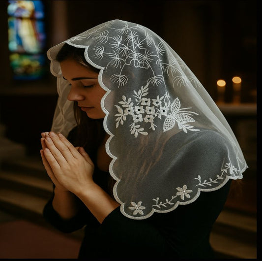 MANTILLA / CHURCH VEIL TRIANGLE 4